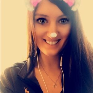 Meet your Posher, Kayla